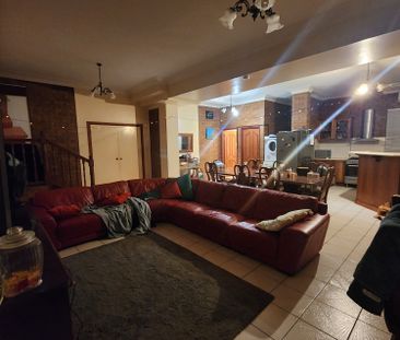 Highgate Hill - Photo 4