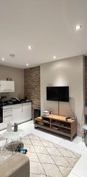 Studio Flat, Butts Court, LS1 - Photo 1