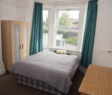 5 bed Semi-Detached House for Rent - Photo 6