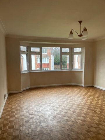 2 Bed Flat, Southend Road, BR3 - Photo 2