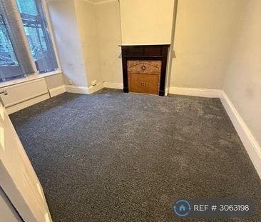 4 bedroom semi-detached house to rent - Photo 1