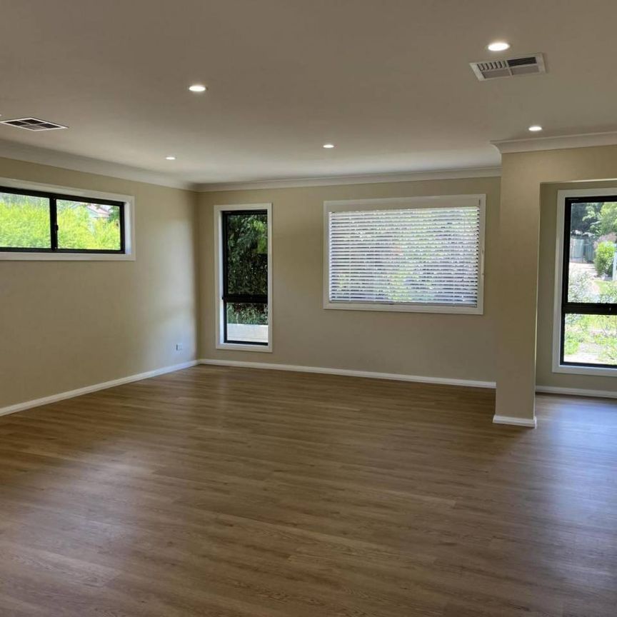 Modern Comfort Close To Town - Photo 1