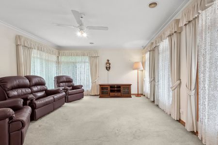 Ideal Family Home in Convenient Pocket! - Photo 2