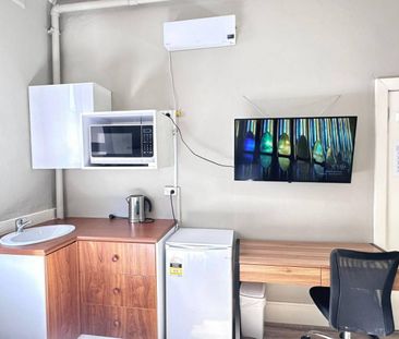 Room for Rent in the Heart of Oxford Street - Photo 2