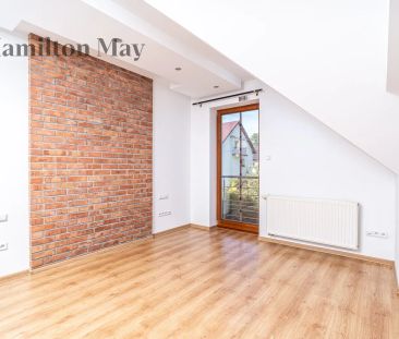 Przestronny i funkcjonalny dom w Bolechowicach z pięknym widokiem n... - Zdjęcie 3