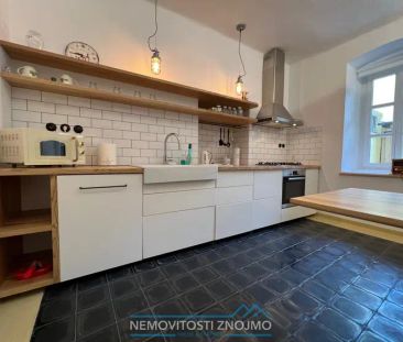 Pronájem zařízeného bytu 2+kk, v samotném srdci města Znojma - Photo 5