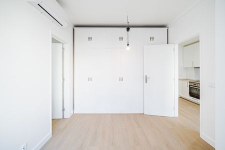 APARTAMENTO T4 COM GARAGEM, TOTALMENTE REMODELADO EM CAMPO DE OURIQUE - Photo 4