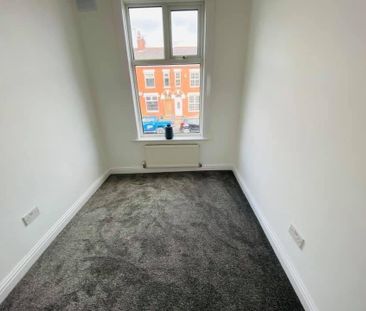 4 bedroom terraced house to rent - Photo 5