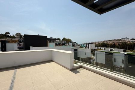Semi Detached Villa for rent in Estepona - Foto 2