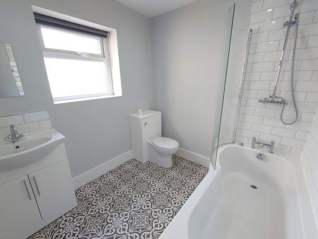 Malvern Road, Kensington. - Photo 4