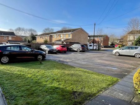 1 bed Flat for rent - Photo 5