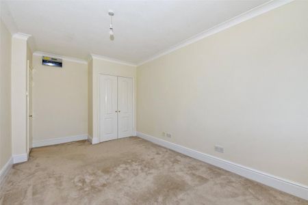 3 bedroom apartment to rent - Photo 3