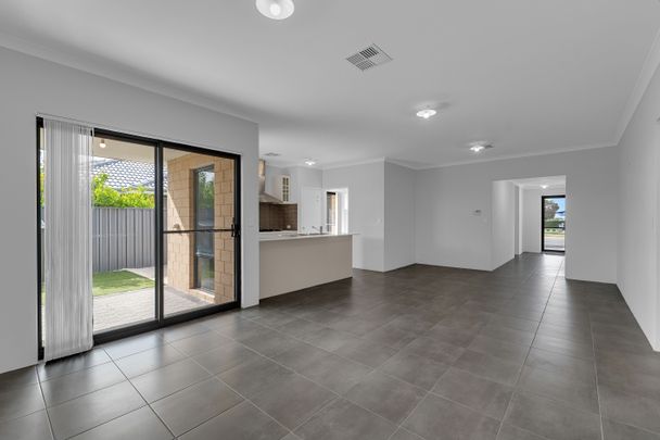 4 Bedroom Family home in Baldivis - Photo 1
