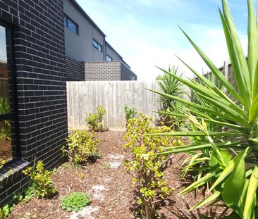 22 Keats Street, Officer VIC 3809 - House For Rent | Domain - Photo 2