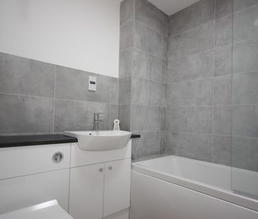 West Hill Road, Woking - Photo 1