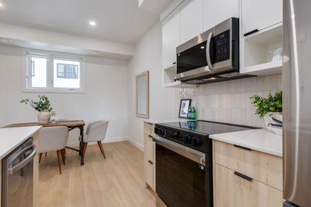 Calgary Pet Friendly Townhouse in Killarney - Photo 5