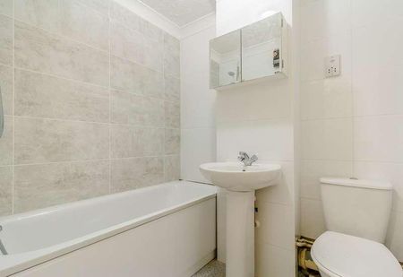 Cobham Gate, Freelands Road, Cobham, Surrey, KT11 - Photo 3