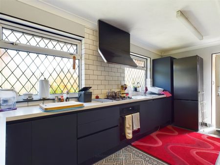 Middleton Boulevard, Nottingham, Nottinghamshire, NG8 - Photo 3