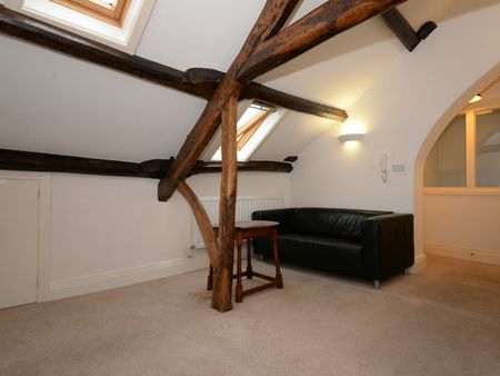Flat to rent on - Photo 3