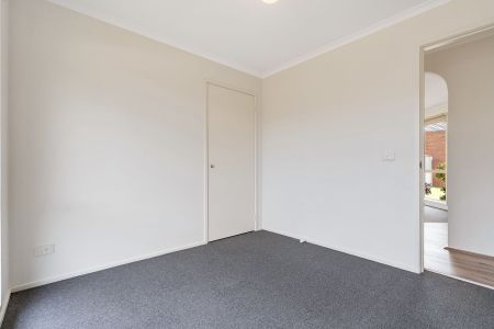 Spacious Family Home - Photo 3