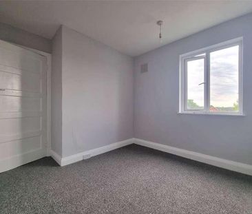 Chatsworth Parade, Orpington, Kent, BR5 - Photo 2