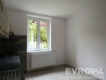 Pronájem bytu 1+1 v bytovém domě se zahradou, Liberec, ul. Zlínská - Photo 2