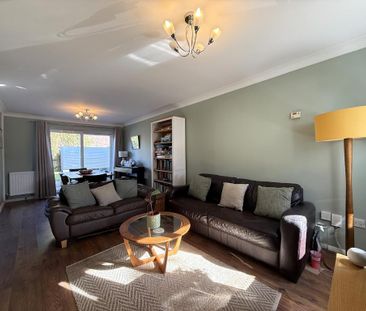 3 bedroom semi-detached house to rent - Photo 3