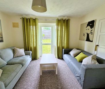 4 bedroom semi-detached house to rent - Photo 2