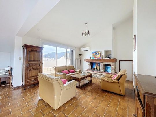 Location Appartement 5 pièces Meublé 146m² AJACCIO 20000 - Photo 1