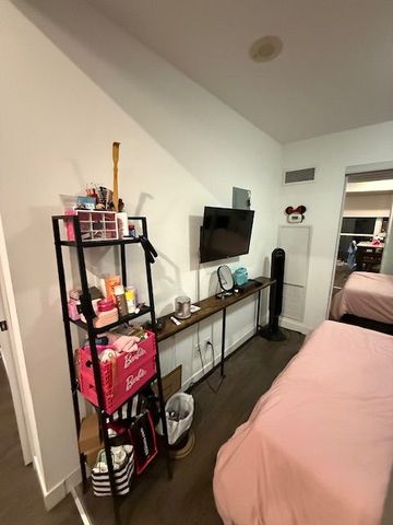 For Lease - 2055 Danforth Avenue Unit# 410, Toronto, Ontario - Photo 2