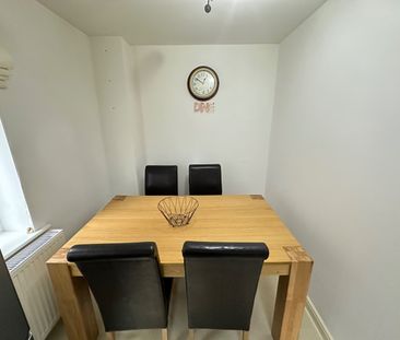 3 Bed Semi-Detached House, Frank Birchall Close, M40 - Photo 5