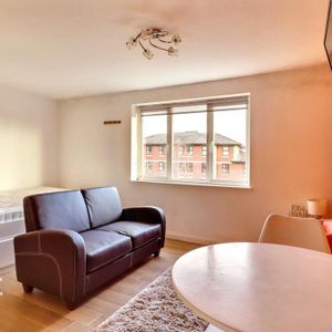 1 bedroom apartment to rent - Photo 2