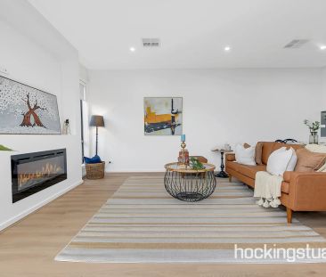 GREAT FAMILY HOME IN PRIME LOCATION - Photo 2