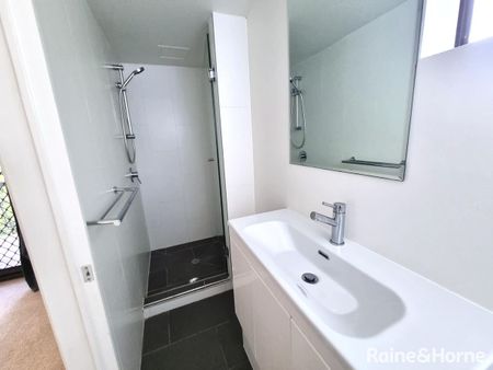 Partly Renovated, Spacious, Great Location - Photo 5