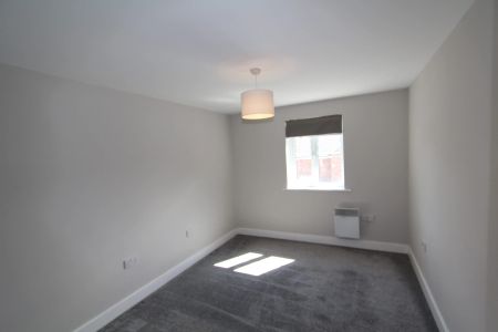 Queen Mary Road, Sheffield, S2 - Photo 3