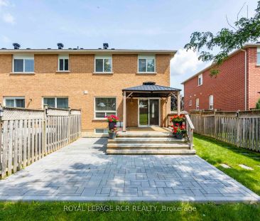 Condo Townhouse For Lease | N9256468 - Photo 2