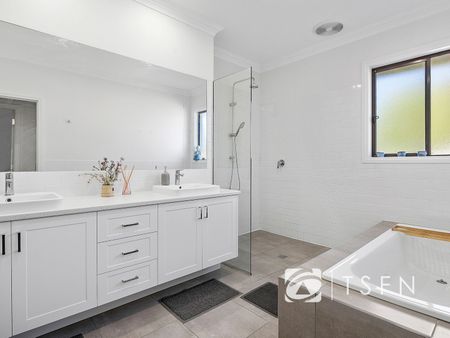 Stylish Living in Kennington - Photo 4