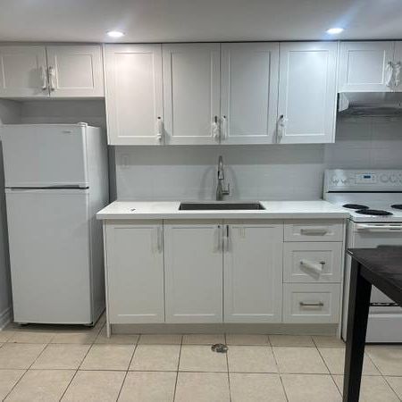 2 Br Bsmt unit - Photo 1