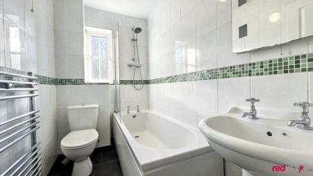 2 bedroom terraced house to rent - Photo 4