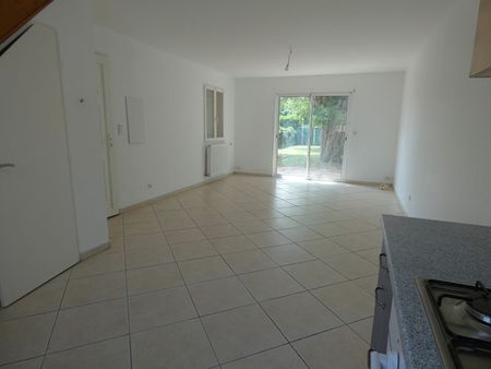 House - Photo 3