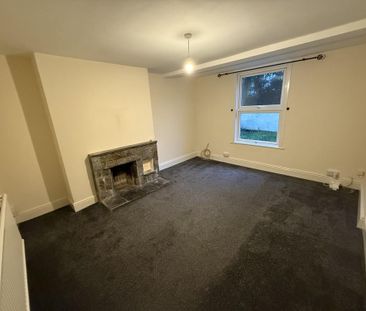 3 bedroom end of terrace house to rent - Photo 3