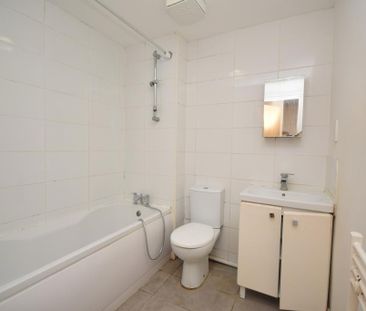 3 bedroom flat to rent - Photo 5