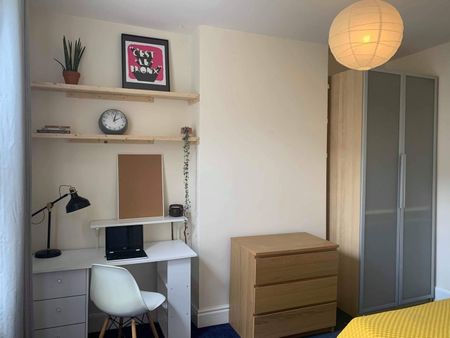 5 Bed Terraced House, Bower Road, S10 - Photo 3