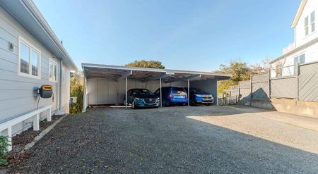 Quiet Location Near CBD with Heatpump - Photo 5