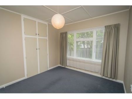 Family Living - Photo 5