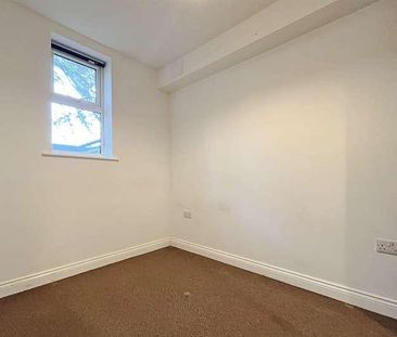 Bournemouth, BH8 - Photo 6