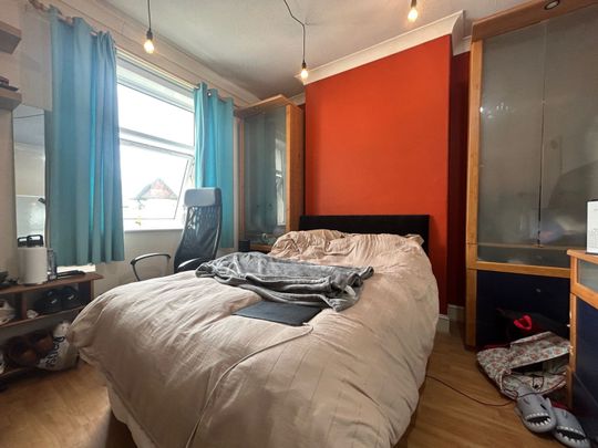 Pen-Y-Wain Road, Roath - Photo 1