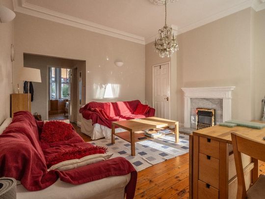 2 bedroom ground floor flat to rent - Photo 1