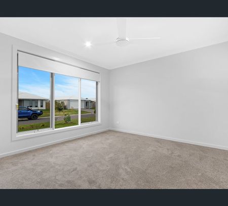 10 Eastminster Street, Eli Waters, Qld 4655 - Photo 3
