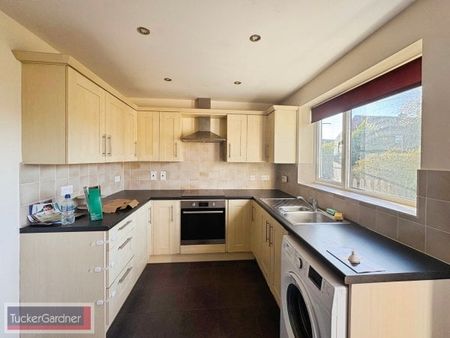 Woburn Place, Duxford - Photo 2